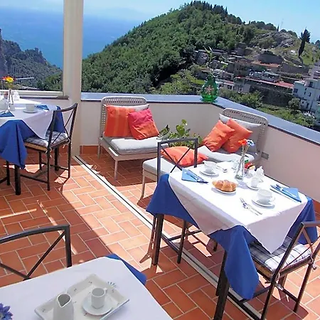 Bed & Breakfast L'arabesco 4*